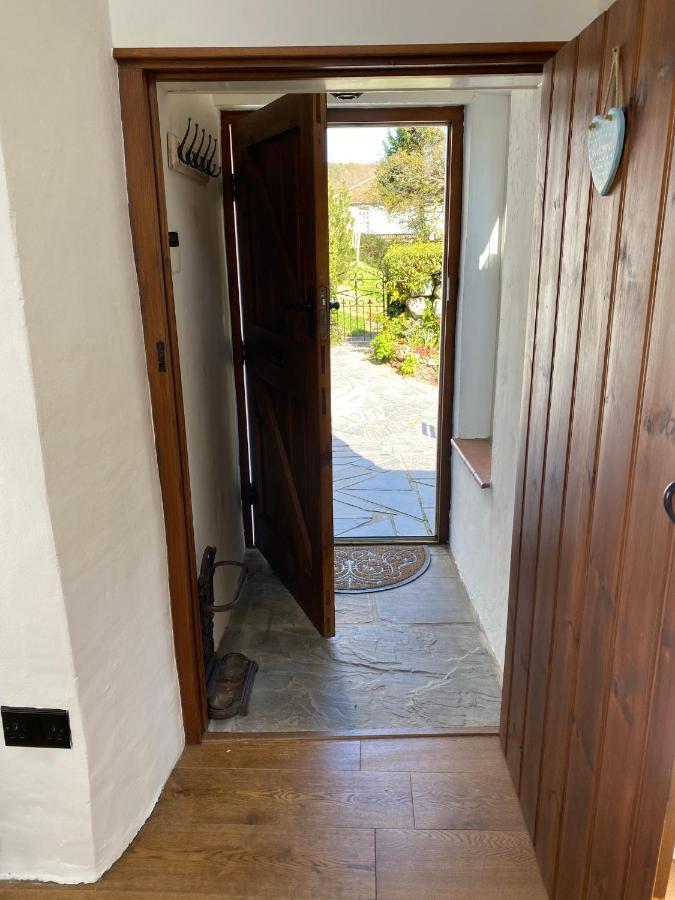 Beautiful Ancient Stone Cottage, Local Walks & Pub! Conwy Zewnętrze zdjęcie