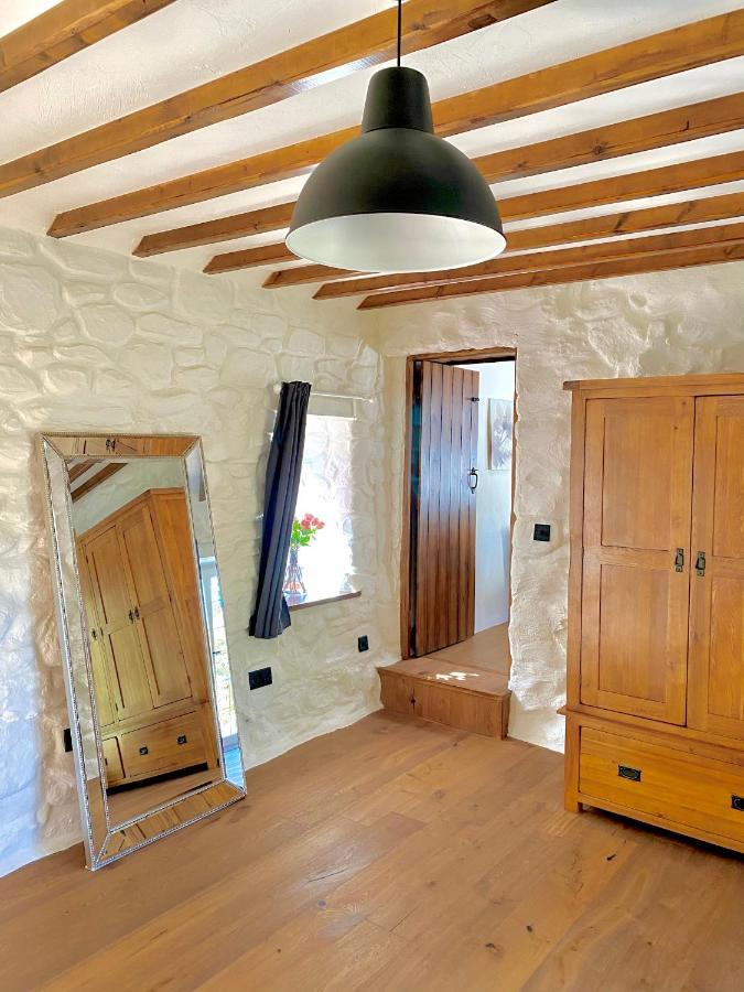 Beautiful Ancient Stone Cottage, Local Walks & Pub! Conwy Zewnętrze zdjęcie